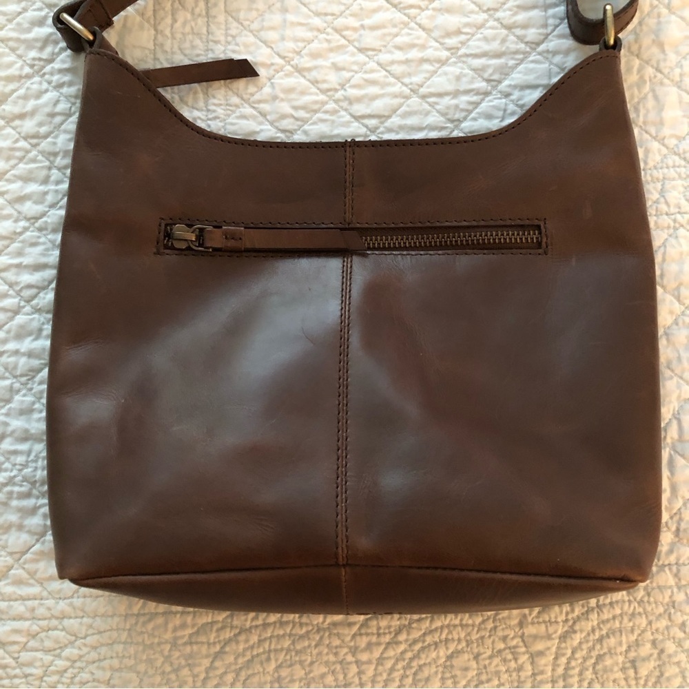 Born leather crossbody saddlebag. - Picture 4 of 6